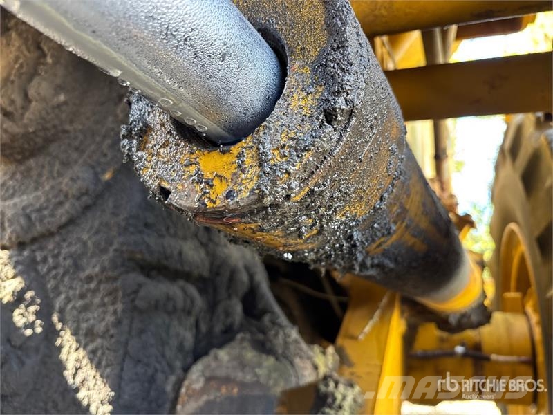 Kawasaki 115Z 3 Wheel Loader Pale gommate