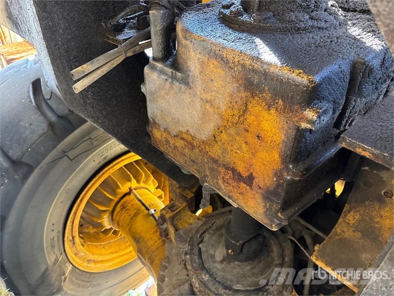 Kawasaki 115Z 3 Wheel Loader Pale gommate