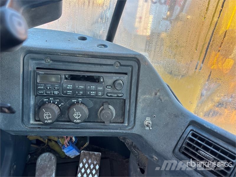 Kawasaki 80ZV Wheel Loader (Inoperable) Колесни товарачи