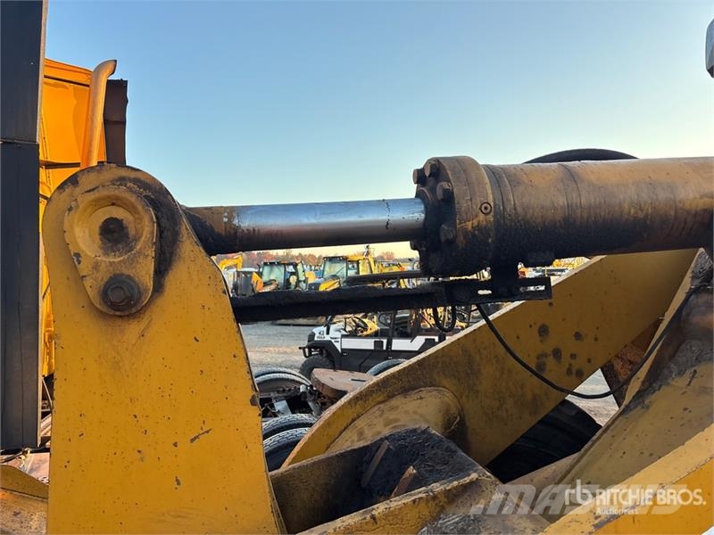 Kawasaki 80ZV Wheel Loader (Inoperable) Колесни товарачи