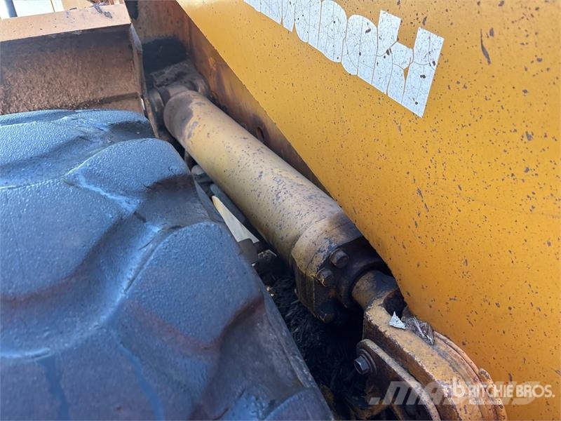 Kawasaki 80ZV Wheel Loader (Inoperable) Колесни товарачи