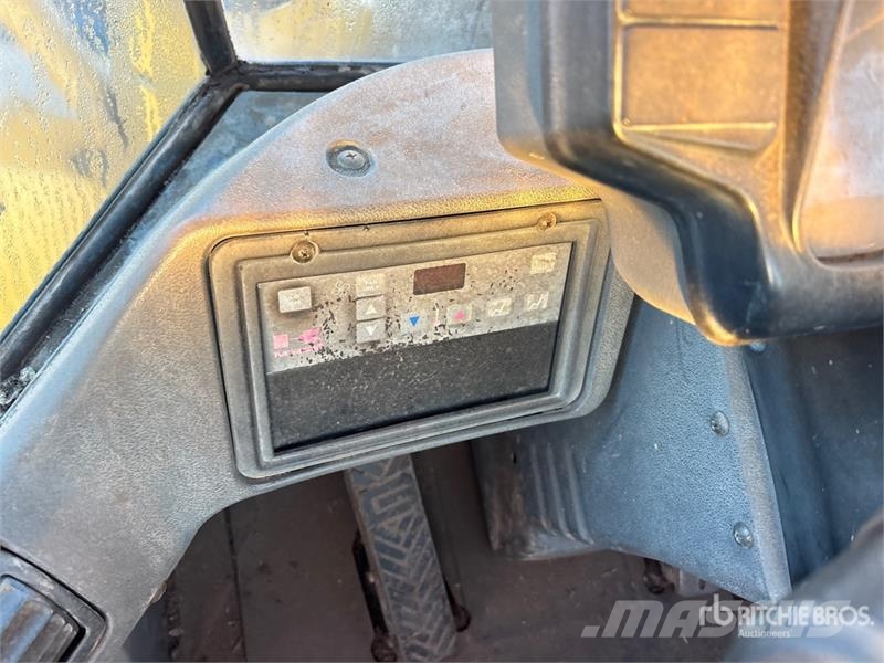 Kawasaki 80ZV Wheel Loader (Inoperable) Колесни товарачи