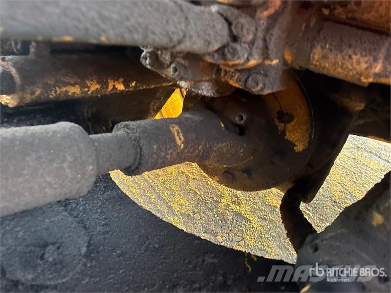 Kawasaki 80ZV Wheel Loader (Inoperable) Колесни товарачи
