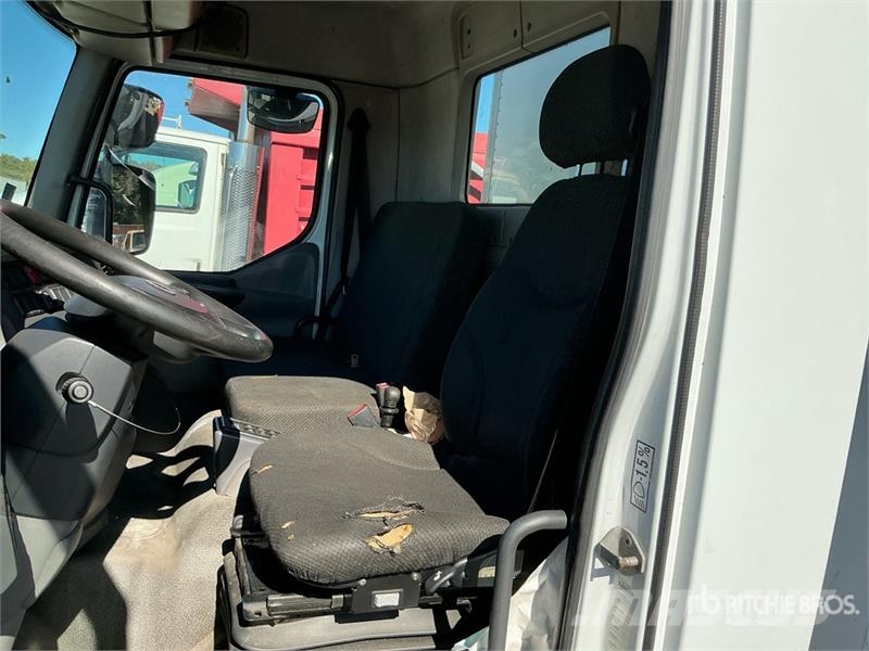 Kenworth K270 4x2 Van Truck 貨箱式卡車