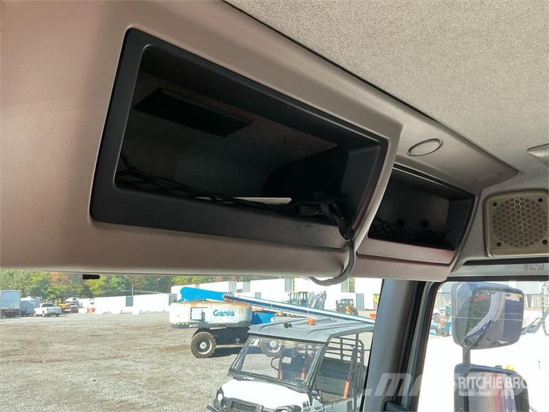 Kenworth K270 4x2 Van Truck 貨箱式卡車
