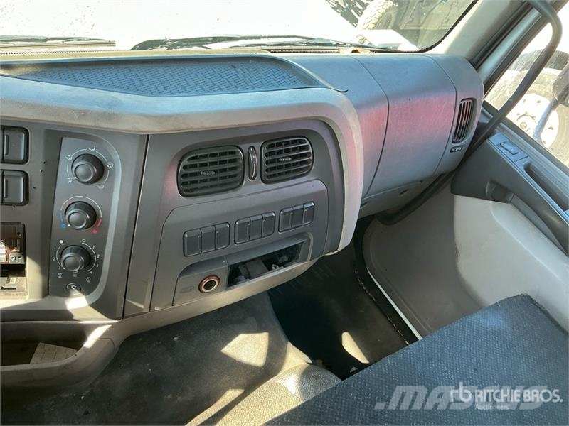 Kenworth K270 4x2 Van Truck 貨箱式卡車