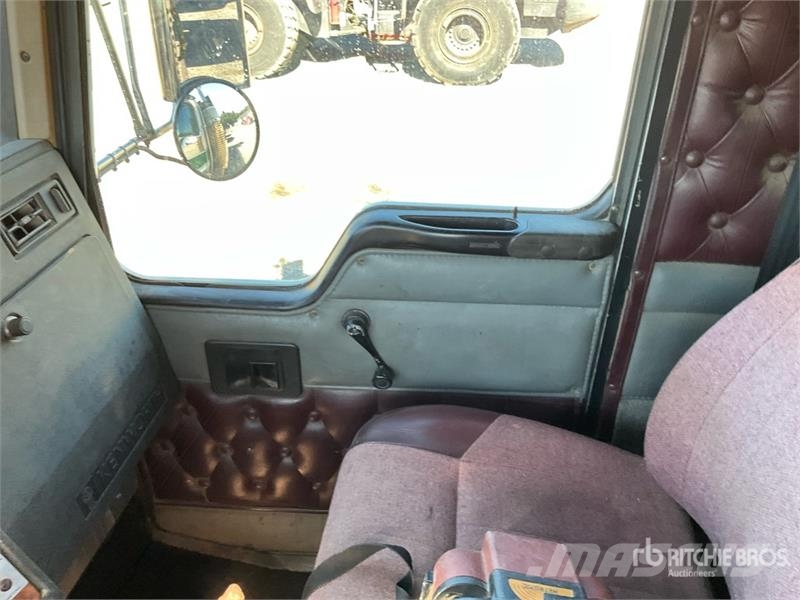 Kenworth PK48000 Knuckle Boom on Kenworth T800 10x4 Boom Tr Tovornjaki z žerjavom