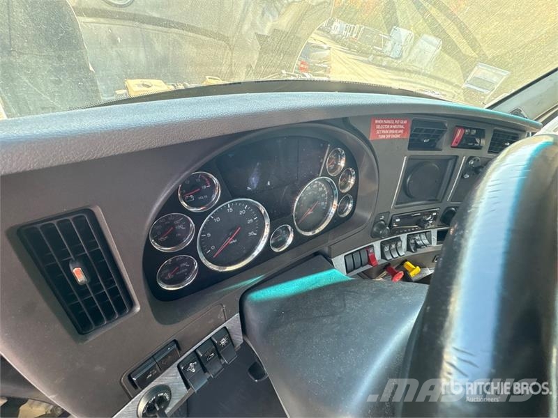 Kenworth T-680 4x2 S/A Day Cab Truck Tractor Sattelzugmaschinen