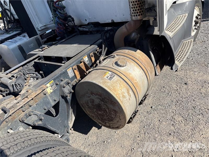 Kenworth T-680 4x2 S/A Day Cab Truck Tractor Sattelzugmaschinen