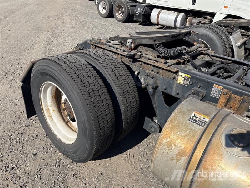 Kenworth T-680 4x2 S/A Day Cab Truck Tractor Sattelzugmaschinen
