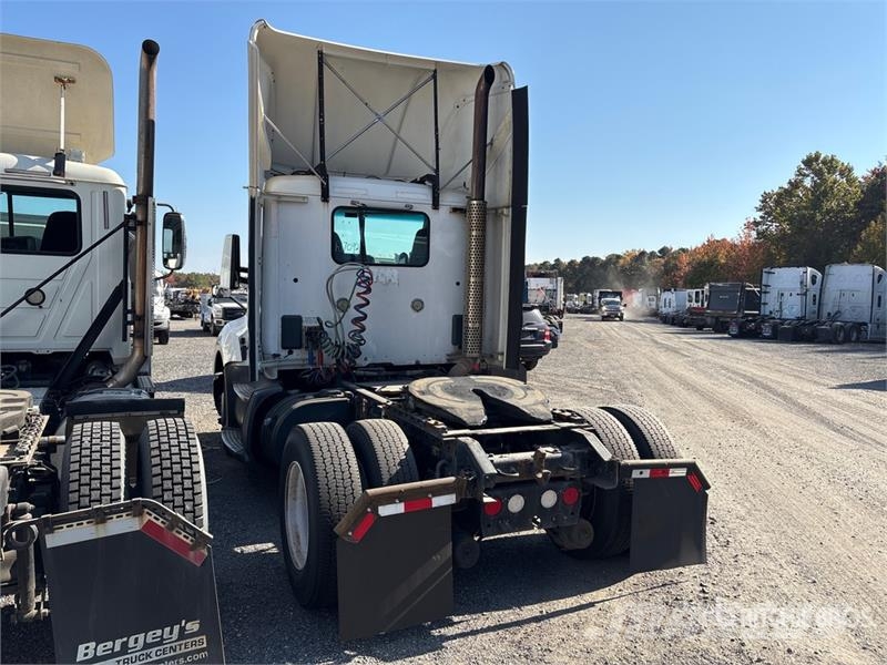Kenworth T-680 4x2 S/A Day Cab Truck Tractor Sattelzugmaschinen