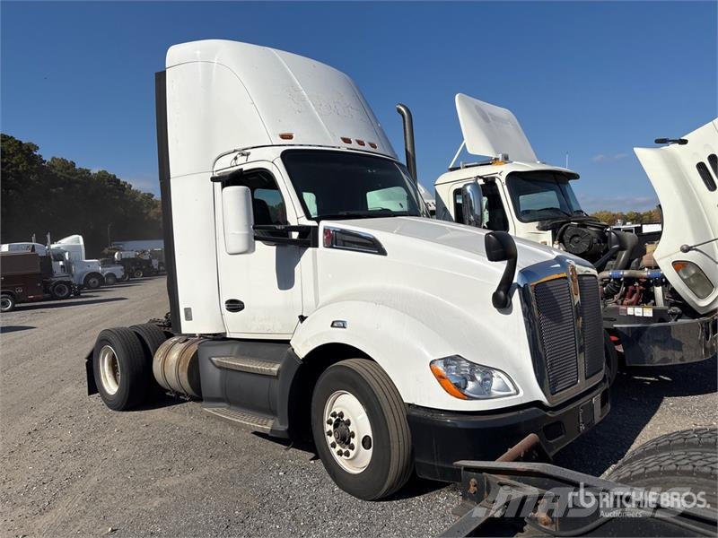 Kenworth T-680 4x2 S/A Day Cab Truck Tractor Sattelzugmaschinen