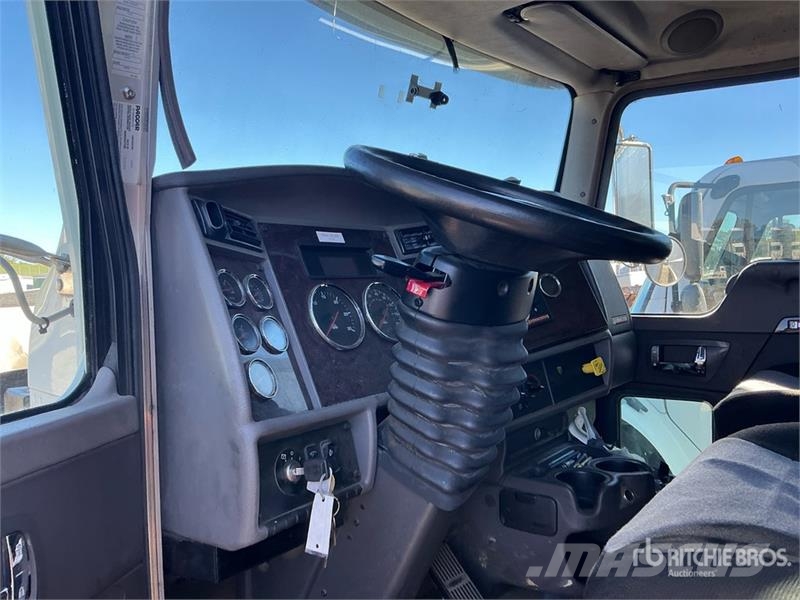 Kenworth T270 貨箱式卡車