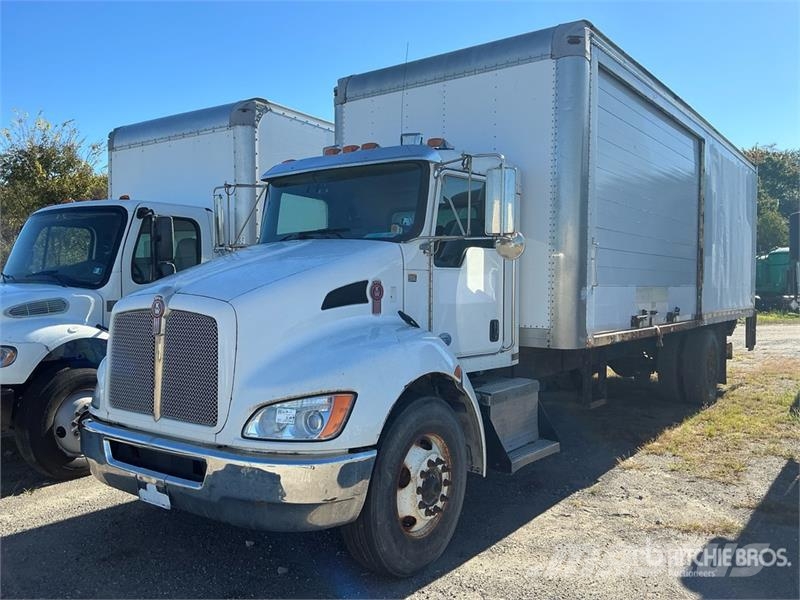 Kenworth T270 貨箱式卡車
