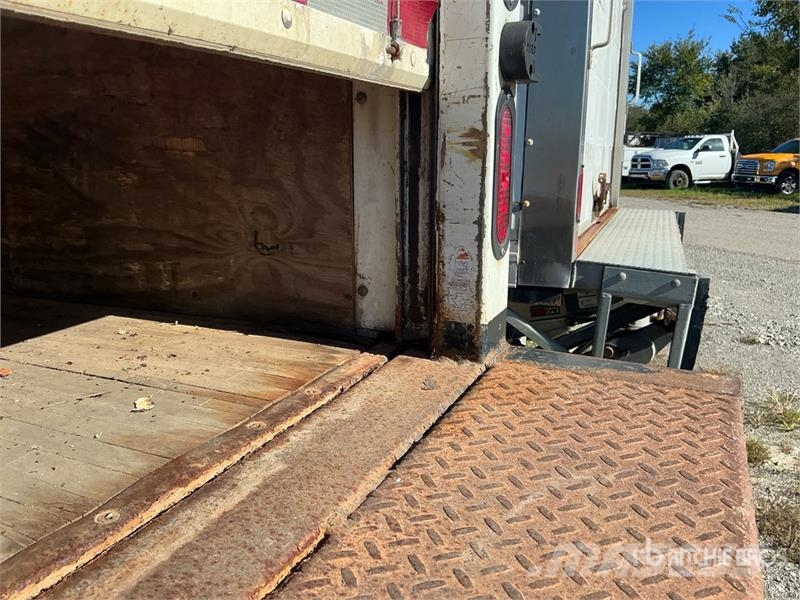 Kenworth T270 貨箱式卡車