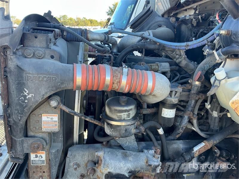 Kenworth T270 貨箱式卡車