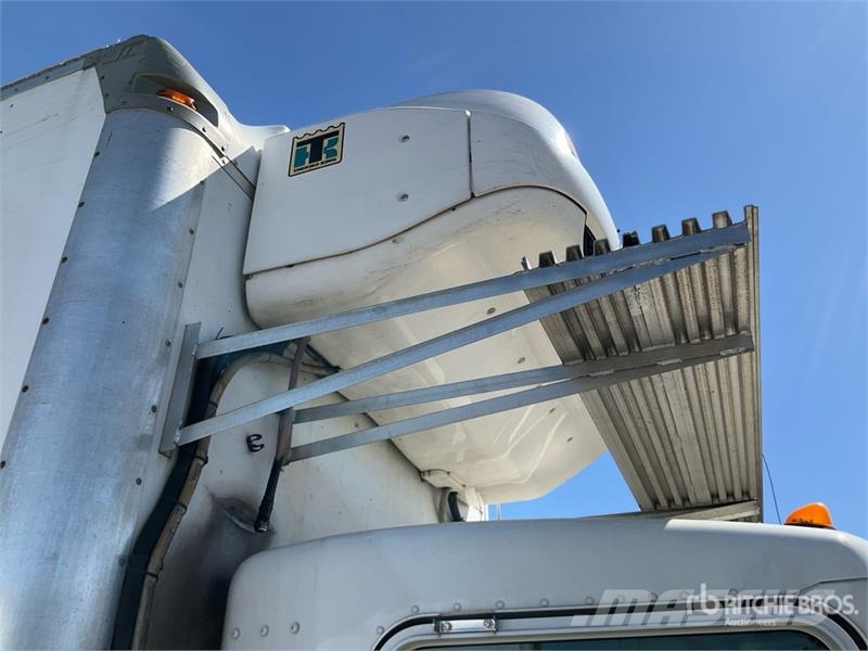 Kenworth T300 Kühlkoffer