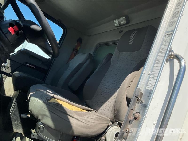Kenworth T300 Kühlkoffer