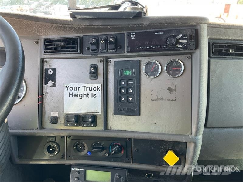 Kenworth T300 Kühlkoffer
