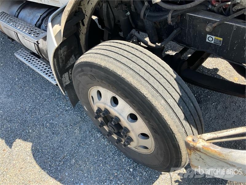 Kenworth T300 Kühlkoffer