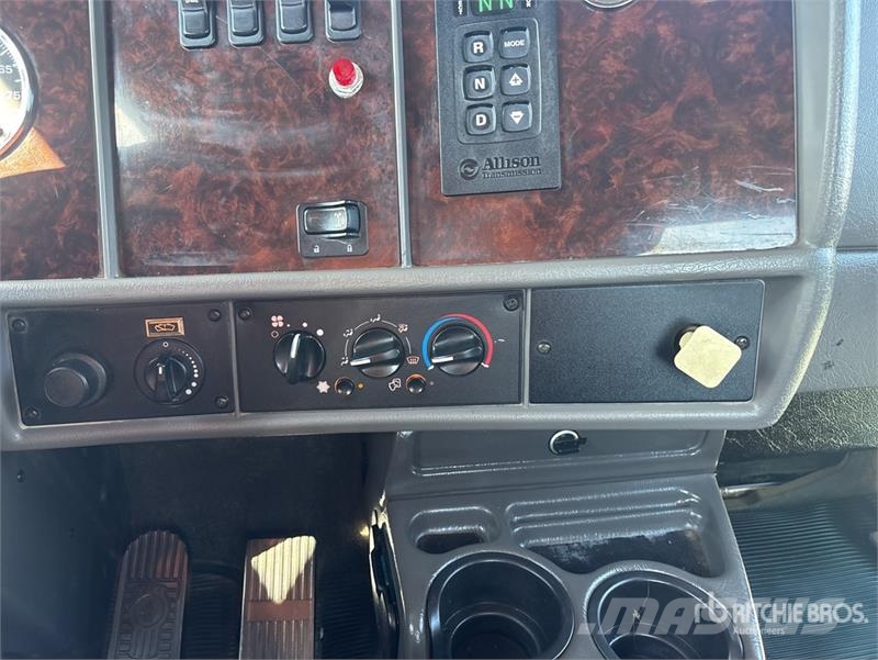 Kenworth T370 4x2 Service Truck Tienhoitoautot