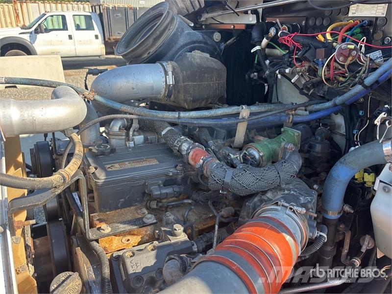 Kenworth T370 4x2 Service Truck Tienhoitoautot