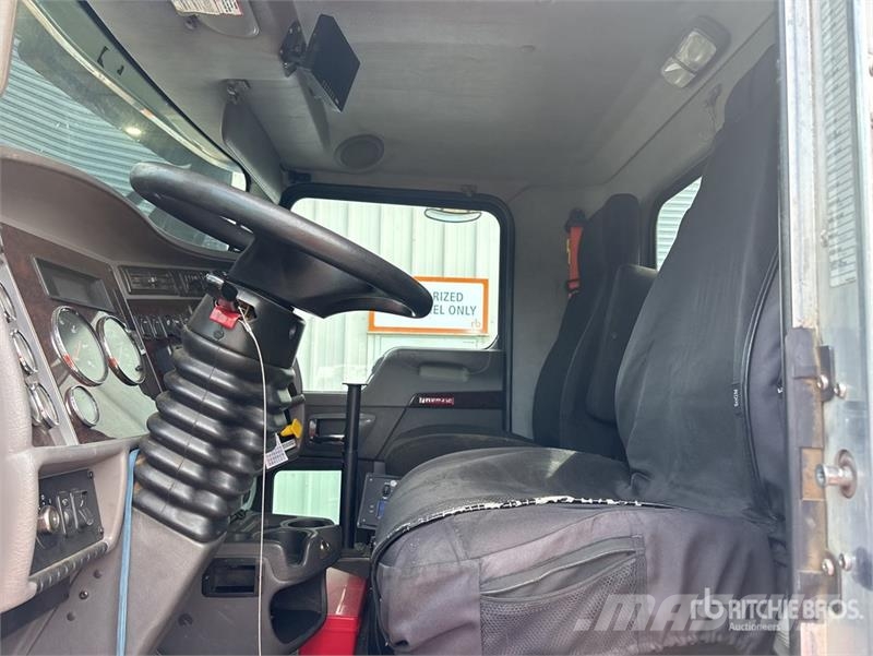 Kenworth T370 4x2 Service Truck Municipal / general purpose vehicles