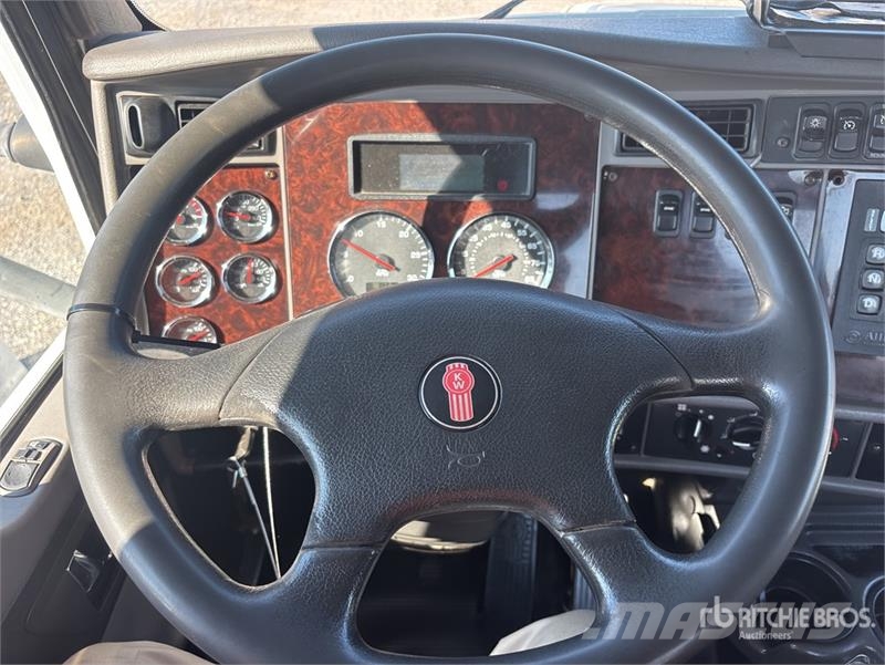 Kenworth T370 4x2 Service Truck Tienhoitoautot