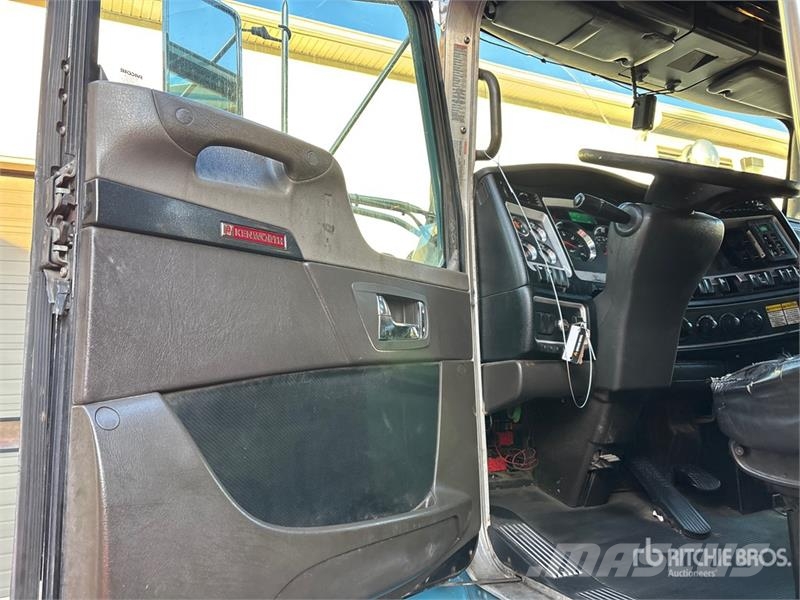 Kenworth T440 6x4 Rear Loader Waste Collection Truck Atkritumu izvešanas transports
