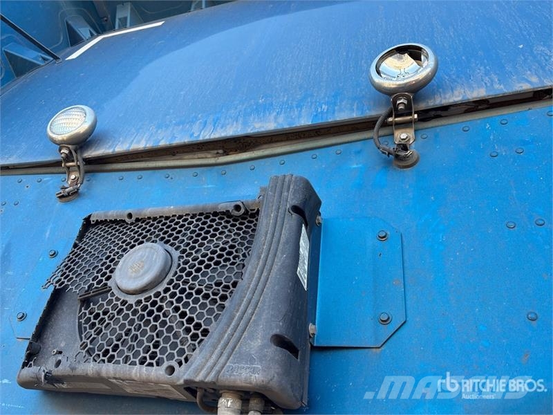 Kenworth T680 Tractor Units