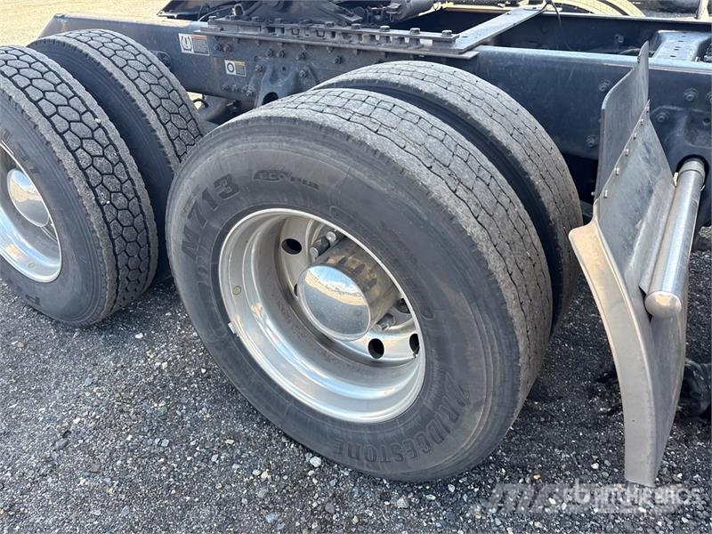 Kenworth T680 Tractor Units
