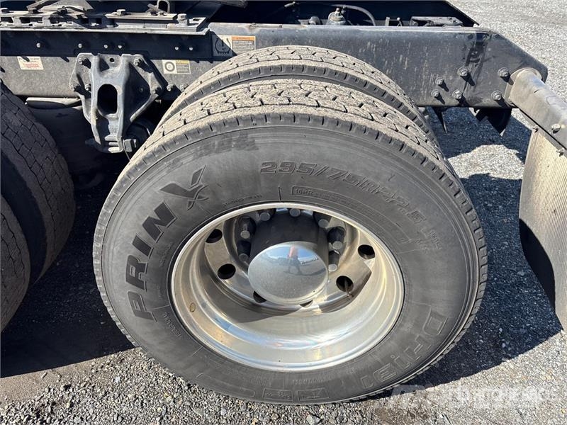 Kenworth T680 Tractor Units