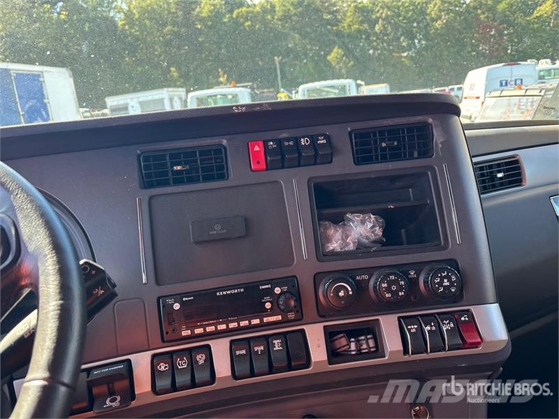 Kenworth T680 Tractor Units