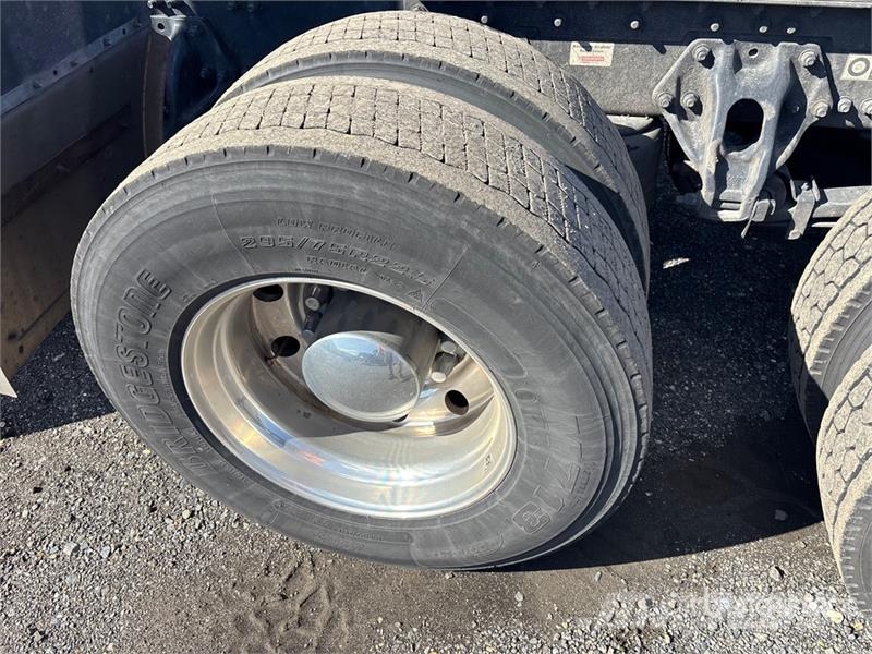 Kenworth T680 Tractor Units