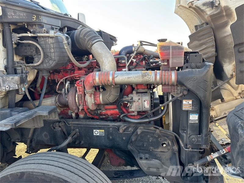 Kenworth T680 4x2 S/A Day Cab Truck Tractor Tractor Units