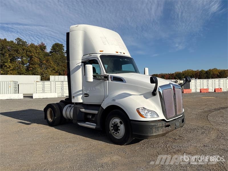 Kenworth T680 4x2 S/A Day Cab Truck Tractor Tractor Units