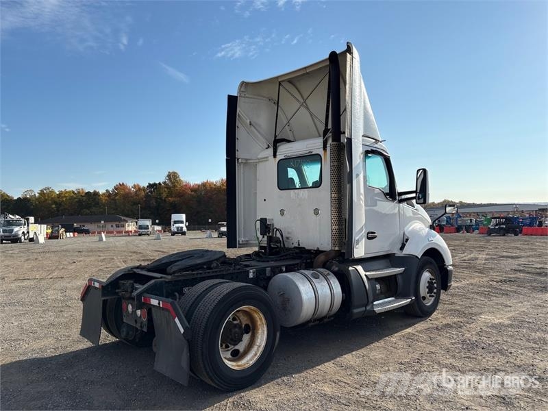 Kenworth T680 4x2 S/A Day Cab Truck Tractor Tractor Units