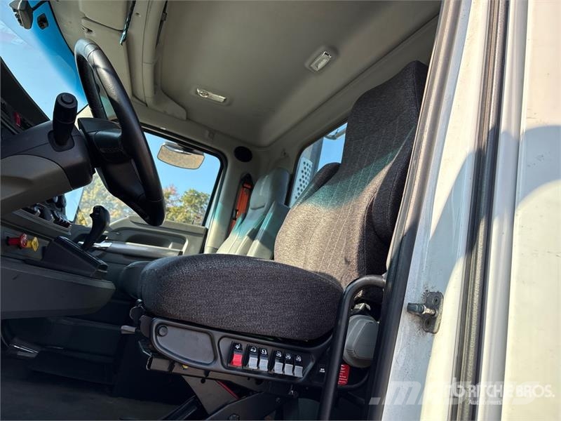 Kenworth T680 4x2 S/A Day Cab Truck Tractor Vetopöytäautot