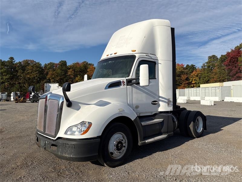 Kenworth T680 4x2 S/A Day Cab Truck Tractor Tractor Units