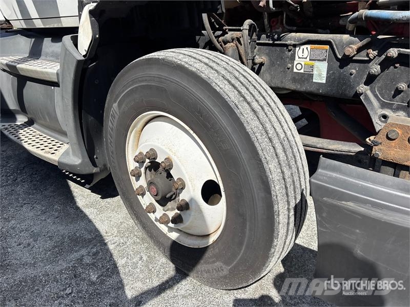 Kenworth T680 4x2 S/A Day Cab Truck Tractor Naudoti vilkikai