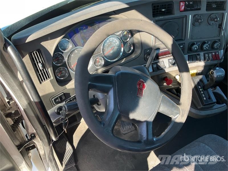 Kenworth T680 6x4 T/A Day Cab Truck Tractor Vlačilci