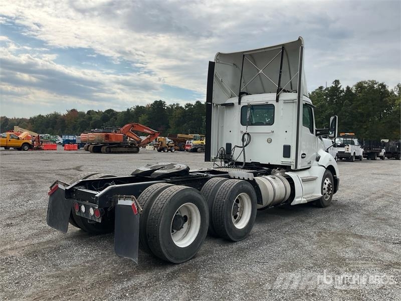 Kenworth T680 6x4 T/A Day Cab Truck Tractor Vlačilci