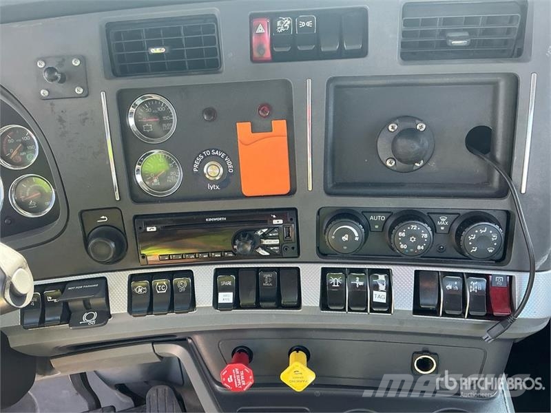 Kenworth T680 6x4 T/A Day Cab Truck Tractor Vilcēji