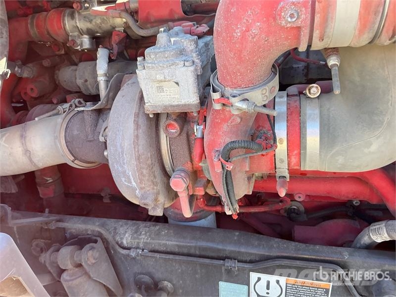 Kenworth T680 6x4 T/A Day Cab Truck Tractor Vilcēji