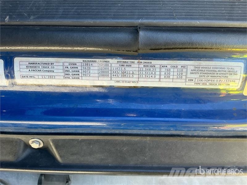 Kenworth T680 6x4 T/A Day Cab Truck Tractor Naudoti vilkikai