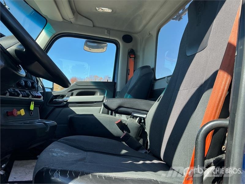Kenworth T680 6x4 T/A Day Cab Truck Tractor Naudoti vilkikai