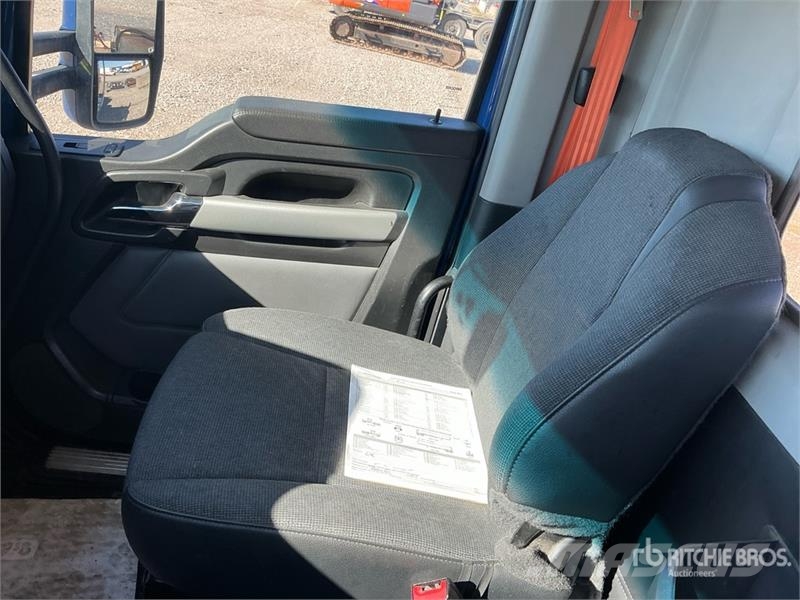 Kenworth T680 6x4 T/A Day Cab Truck Tractor Naudoti vilkikai