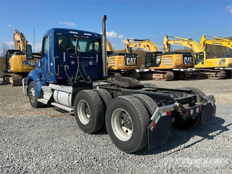 Kenworth T680 6x4 T/A Day Cab Truck Tractor Vilcēji