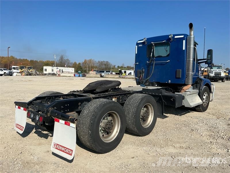 Kenworth T680 6x4 T/A Day Cab Truck Tractor Vilcēji