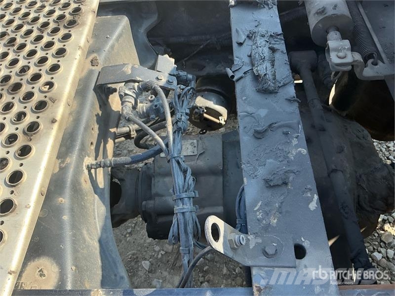 Kenworth T680 6x4 T/A Day Cab Truck Tractor Vilcēji